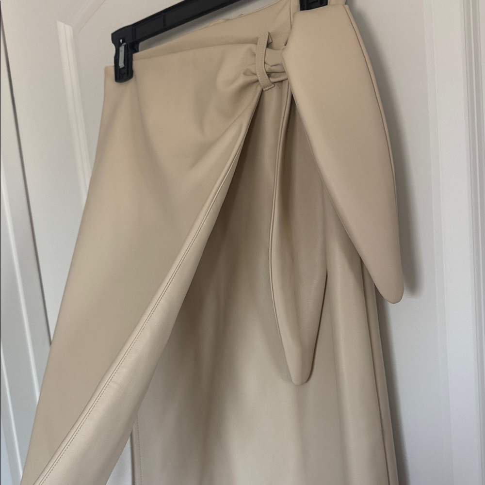 Steve Madden Cream Pencil Skirt - Picture 3 of 6